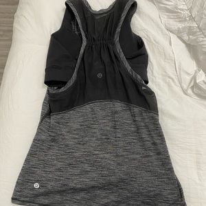 Lululemon workout too and sports bra